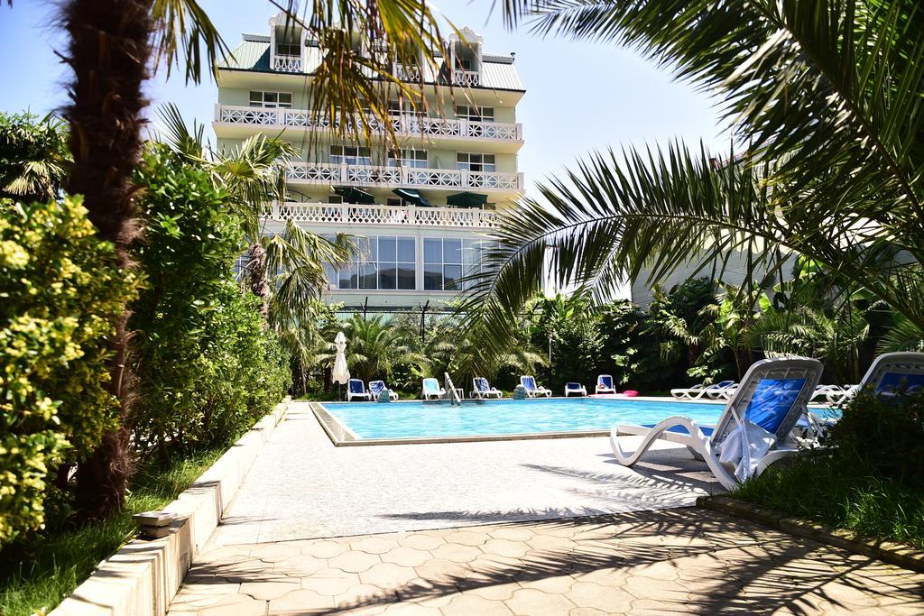 National Hotel 코불레티 외부 사진