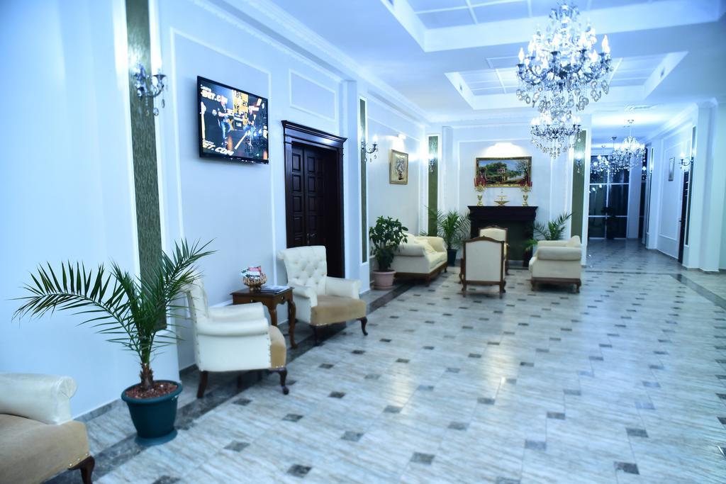 National Hotel 코불레티 외부 사진